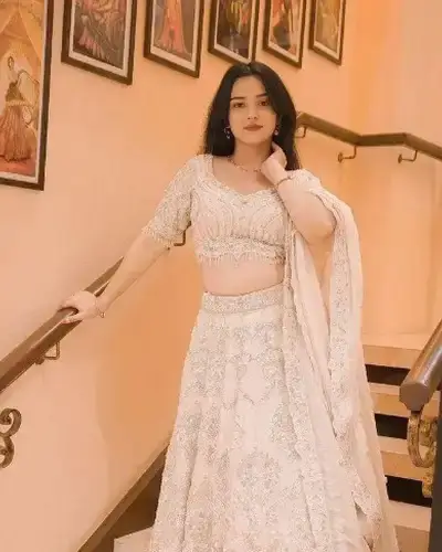 Escort Service In Koh E Fiza